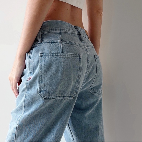 ‼️SOLD‼️BDG low rise straight leg bow fit light wash relaxed fit blue jeans - Picture 3 of 9